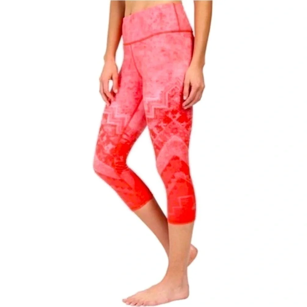ALO Yoga Airbrush Poppy Gym Workout Capri Casbah Print Legging size Medium